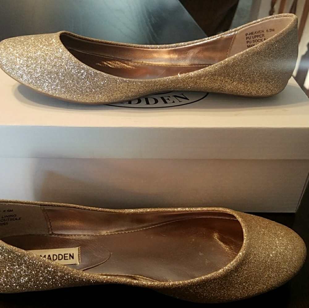 Women's Gold Glitter Steve Madden Flats 6.5